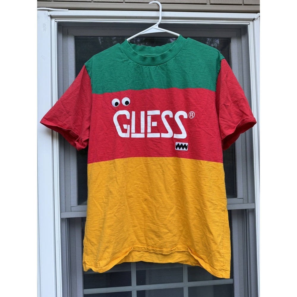 Guess J Balvin Stylish Retro Reggae Striped Embroidered T Shirt med Colorblock